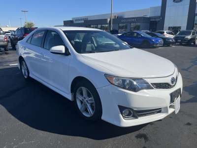Used 2014 Toyota Camry SE Sedan for sale in St. Joseph MO