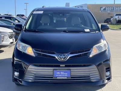 Used 2020 Toyota Sienna XLE 8-Passenger Minivan for sale in St. Joseph MO