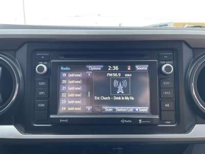 Used 2018 Toyota Tacoma for sale in St. Joseph MO