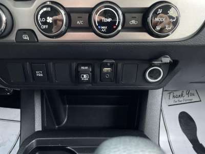 Used 2018 Toyota Tacoma for sale in St. Joseph MO