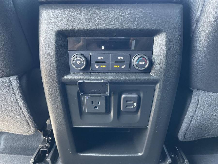 Used 2023 Chevrolet Traverse for sale in St. Joseph MO