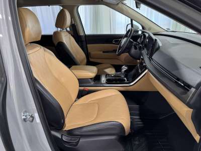 Used 2024 Kia Carnival for sale in Grand Island NE