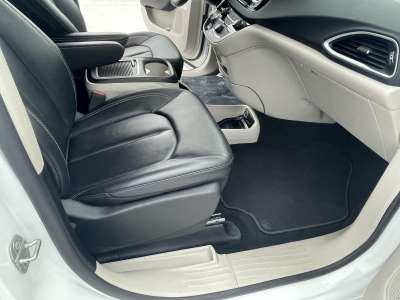 Used 2024 Chrysler Pacifica for sale in Grand Island NE