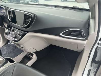 Used 2024 Chrysler Pacifica for sale in Grand Island NE