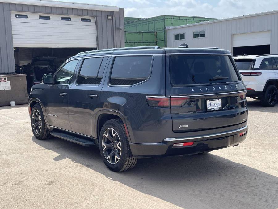 Used 2024 Jeep Wagoneer for sale in Grand Island NE