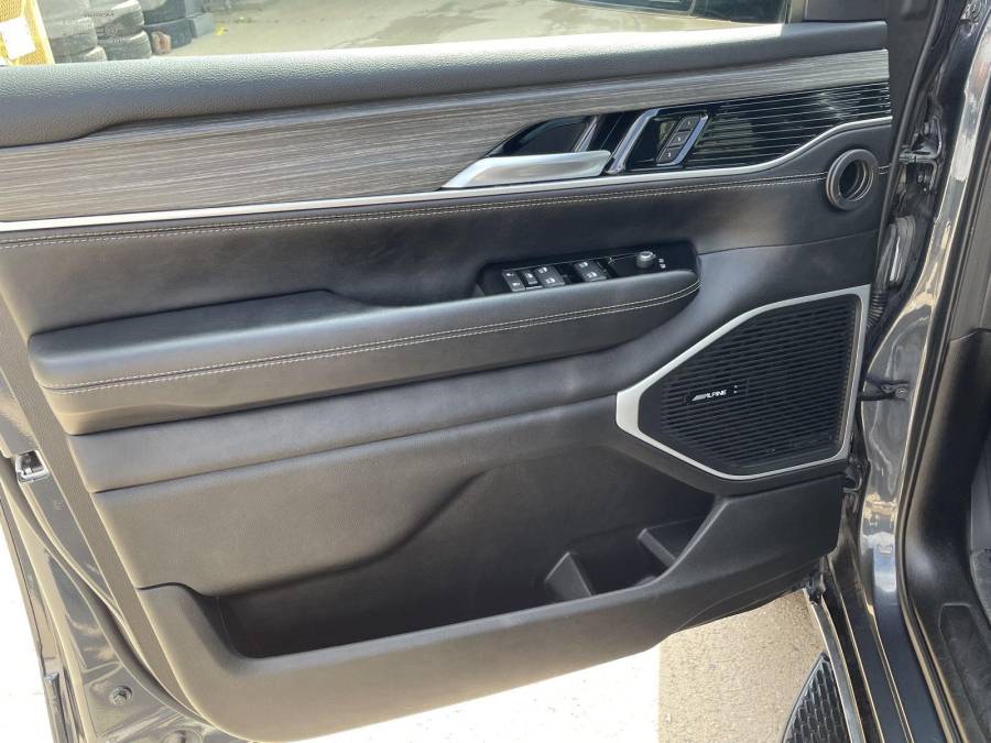 Used 2024 Jeep Wagoneer for sale in Grand Island NE