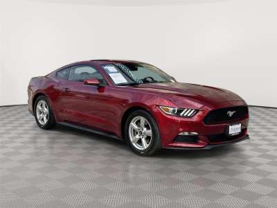 Used 2015 Ford Mustang V6 Coupe for sale in Lincoln NE Used 2015 Ford Mustang V6 Coupe for sale in Lincoln NE