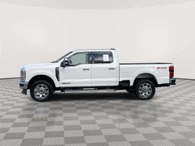 Used 2024 Ford Super Duty F-350 Lariat Crew Cab Truck for sale in Lincoln NE Used 2024 Ford Super Duty F-350 Lariat Crew Cab Truck for sale in Lincoln NE