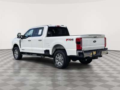 Used 2024 Ford Super Duty F-350 Lariat Crew Cab Truck for sale in Lincoln NE Used 2024 Ford Super Duty F-350 Lariat Crew Cab Truck for sale in Lincoln NE