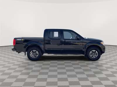 Used 2015 Nissan Frontier PRO-4X Crew Cab Truck for sale in Lincoln NE Used 2015 Nissan Frontier PRO-4X Crew Cab Truck for sale in Lincoln NE
