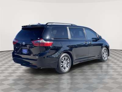 Used 2020 Toyota Sienna XLE Auto Access Seat Mini-van for sale in Lincoln NE Used 2020 Toyota Sienna XLE Auto Access Seat Mini-van for sale in Lincoln NE