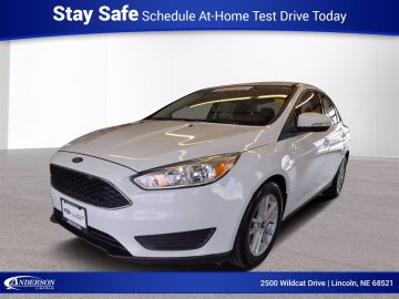 New 2018 Ford Focus SE Sedan Stock: LF5114